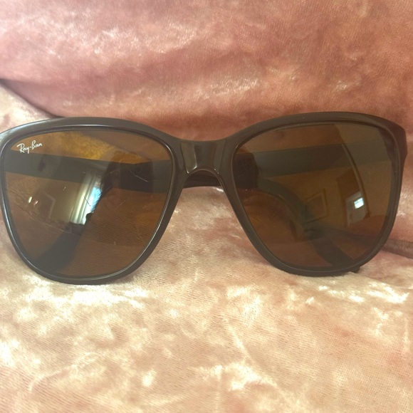 🍁Ray-Ban Unisex Brown/Black Sunglasses - Picture 1 of 7
